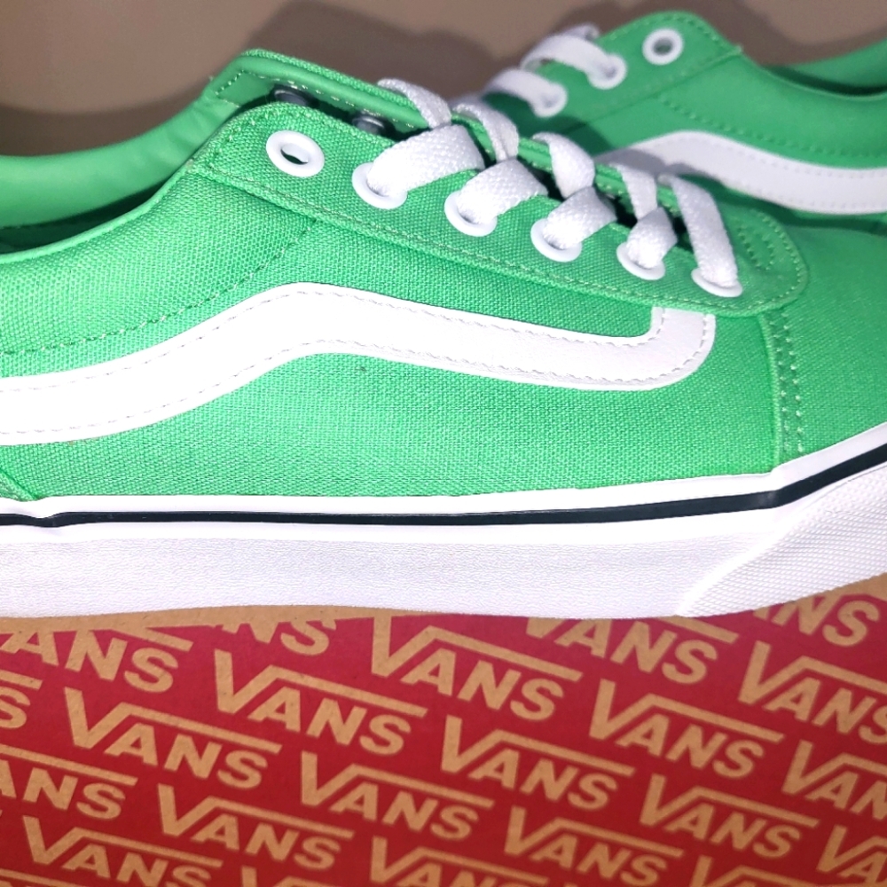 Brand New Womens Size 8.5 VANS Sneakers